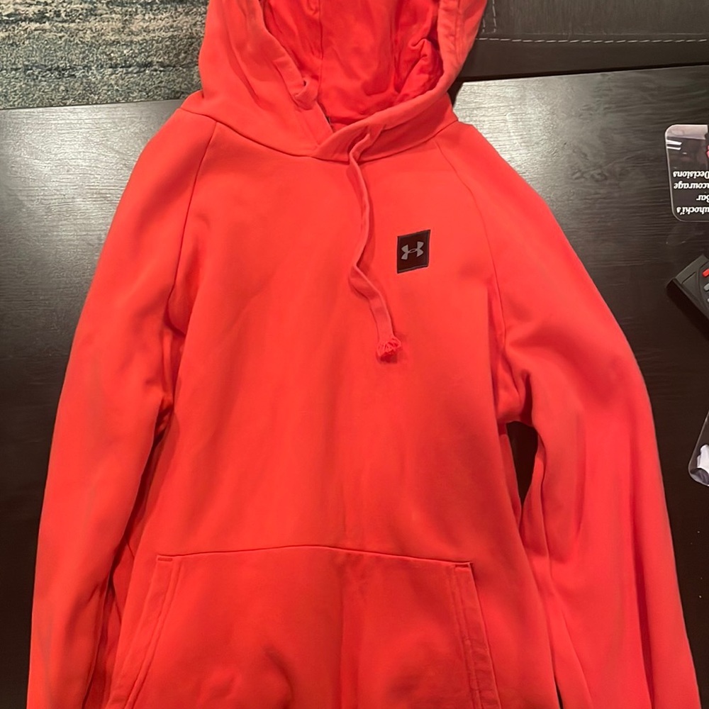 Men’s sweater , used good condition , under Armour, size men’s medium